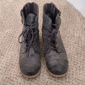 Grey Roxy, weathered looking boots